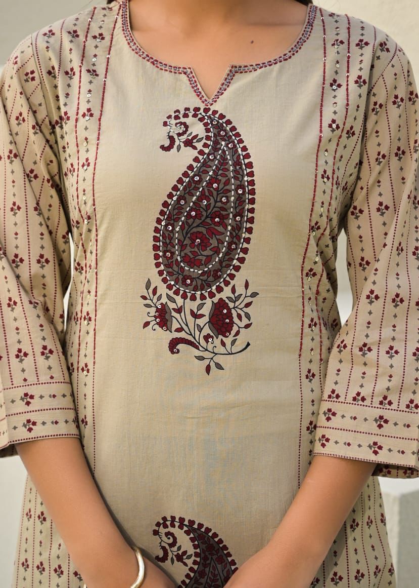 Zareen Paisley Kurta Set