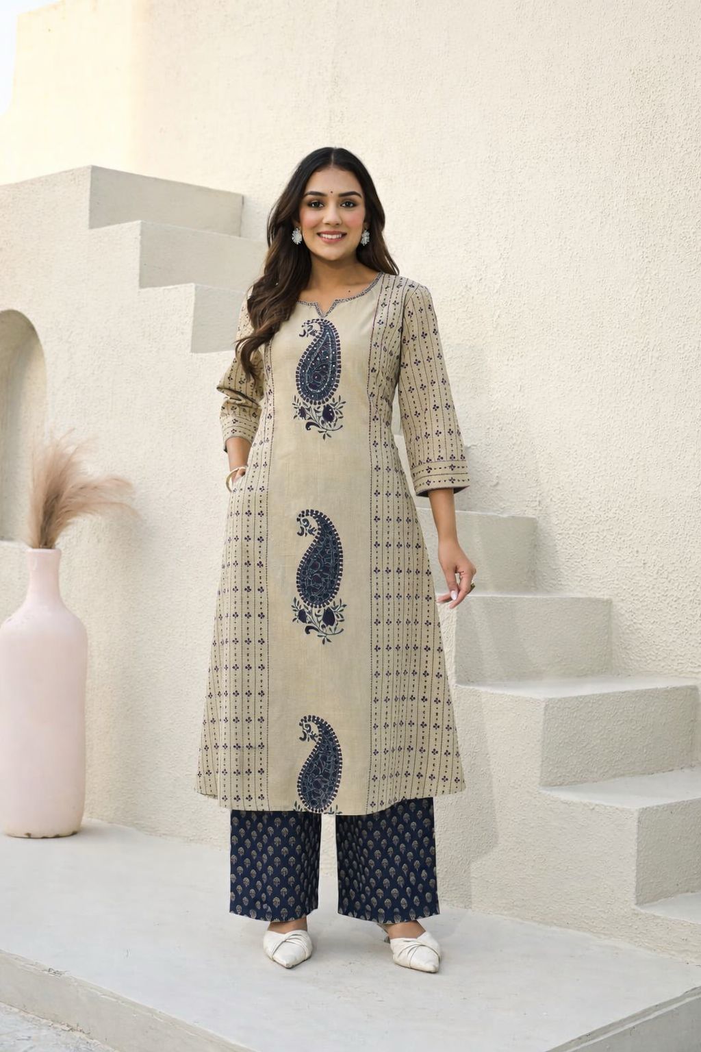 Zareen Paisley Kurta Set
