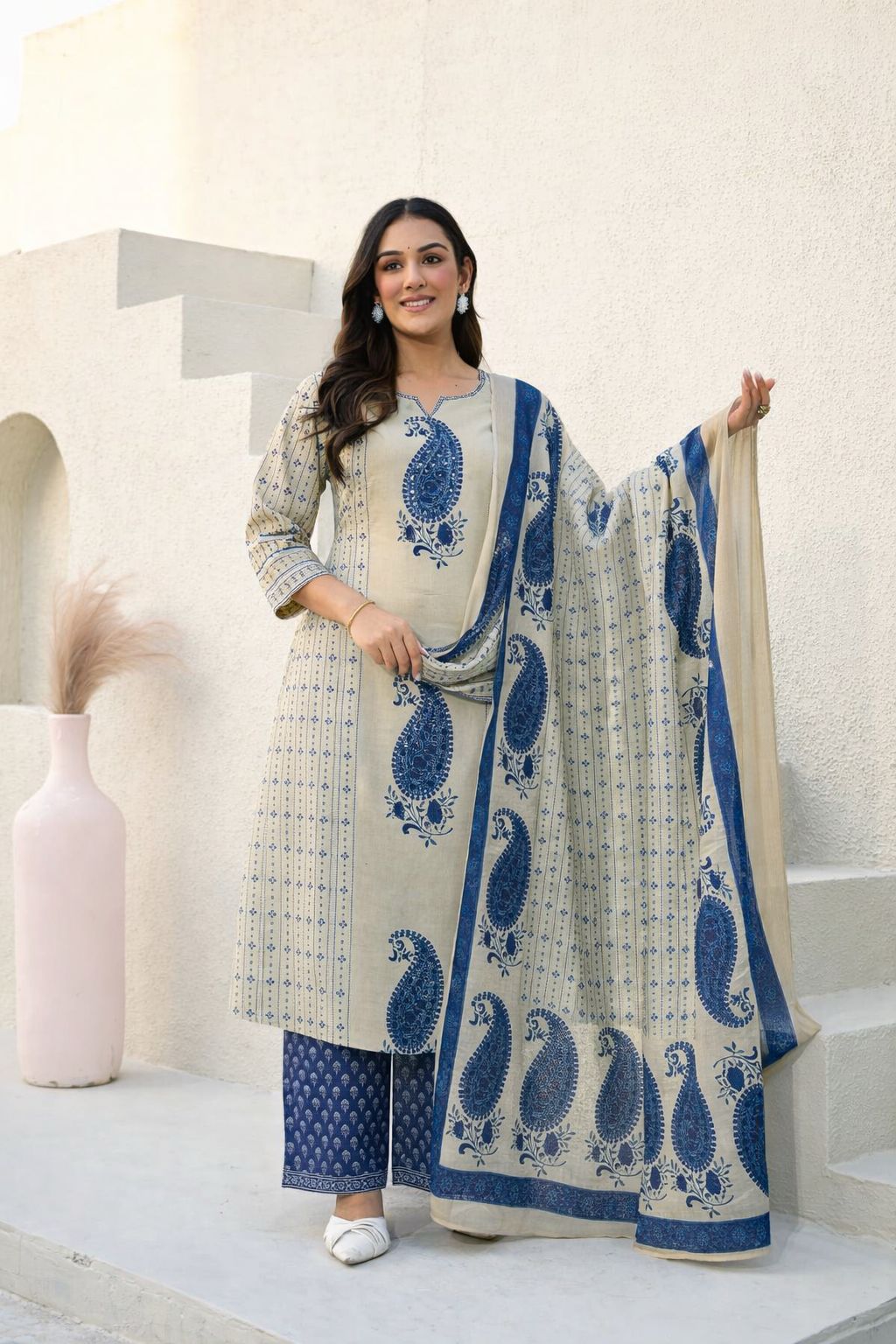 Zareen Paisley Kurta Set
